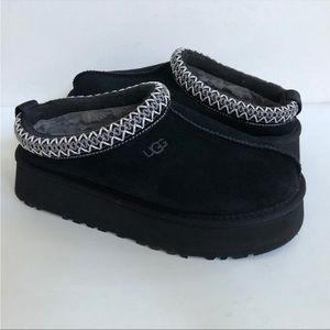 NWOT Black Platform UGG Tasman slippers
